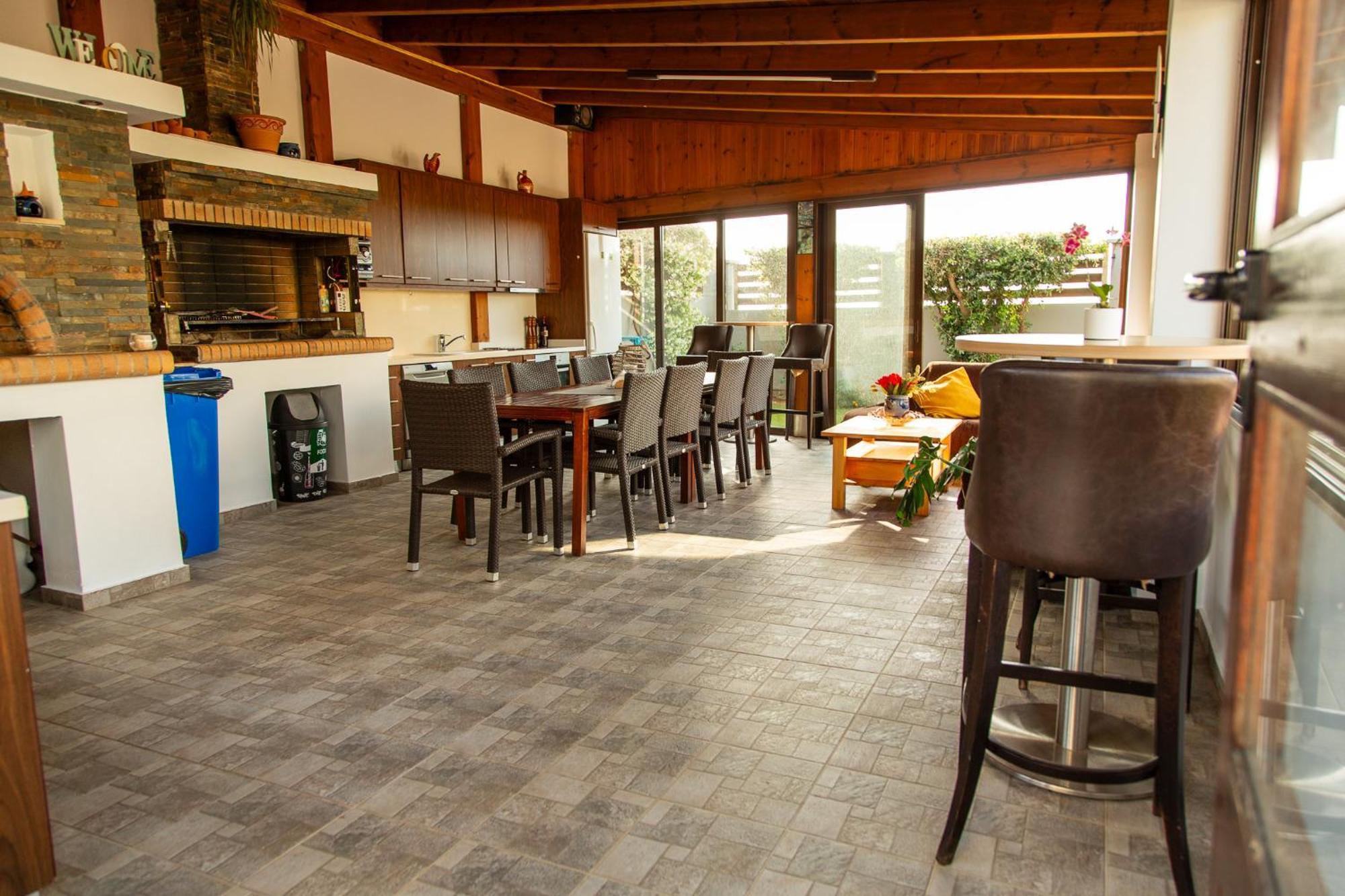 A Cozy Eco Villa By The Sea Gouves Bagian luar foto